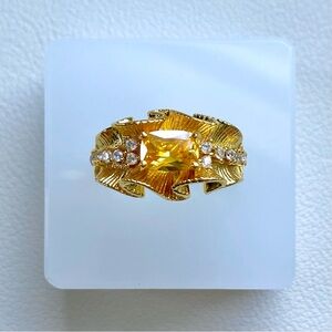Elegant Gold and Yellow Gemstone Ring